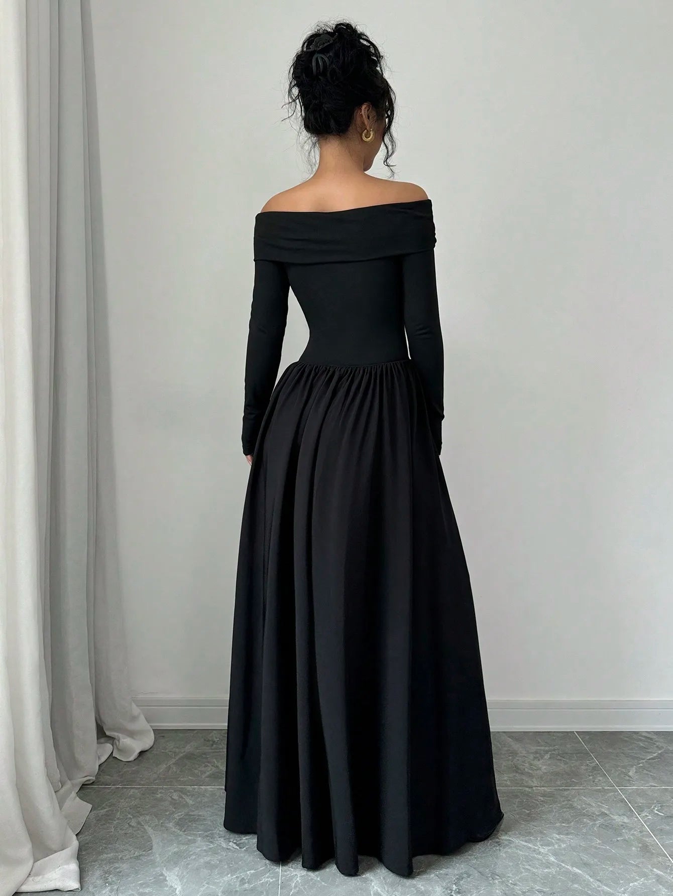 Black Off-Shoulder Long Sleeve A-Line Maxi Dress with Front Twist and Pockets