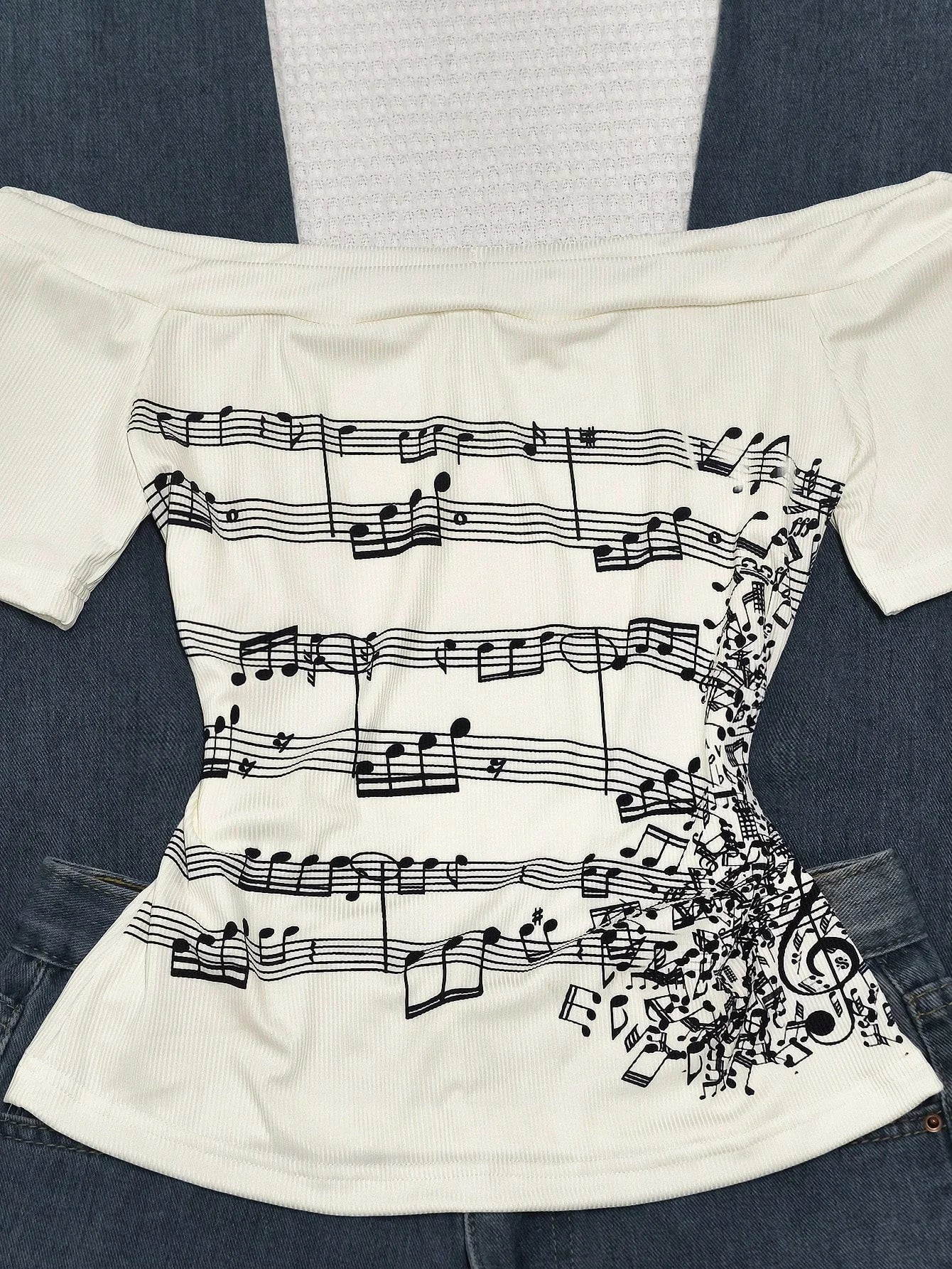 Women's Retro Off-Shoulder Long-Sleeved Slim-Fit T-Shirt, Adorned With Musical Note Print, Fashionable, Y2K Retro Style, High-Qu