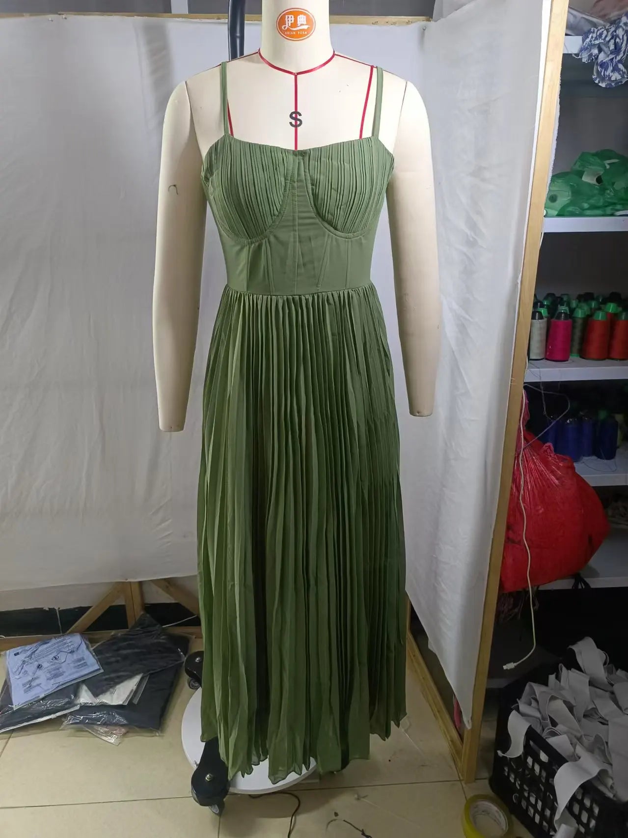 Sexy Evening Dress Women Sleeveless Deep V Neck Slim Pleated Maxi Dress Female Smooths Silhouette Bridesmaid Gown Dresses Womens